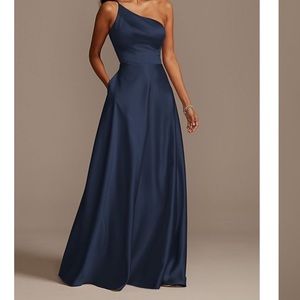 DAVID'S BRIDAL

one shoulder satin a-line bridesmaid dress marine size 4